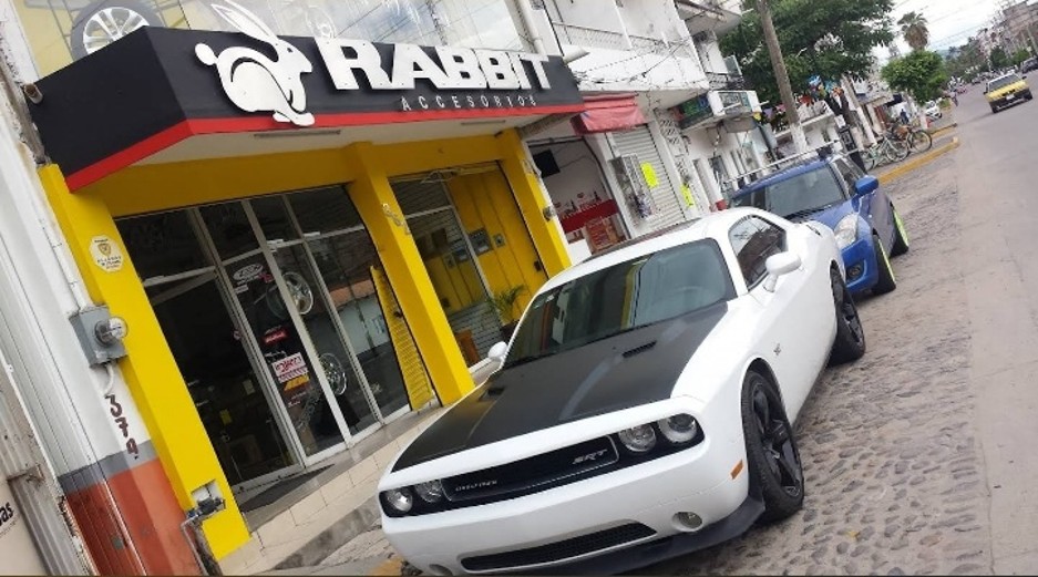 RABBIT ACCESORIOS AUTOMOTRICES EN PUERTO VALLARTA - fachada