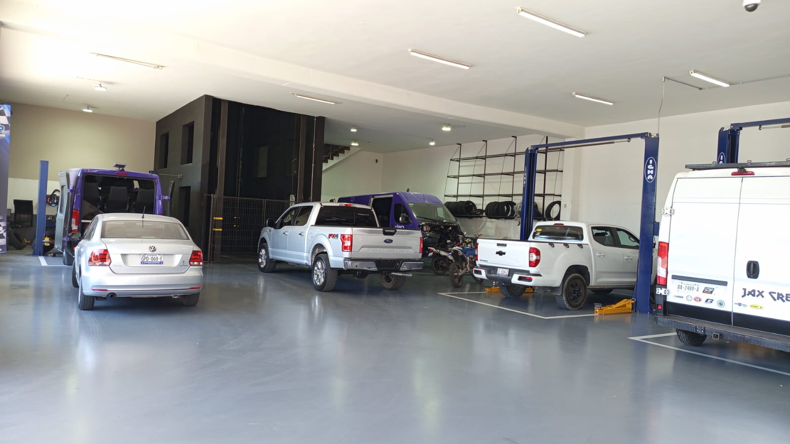 GAR AUTOMOTIVE XPERTS - interior