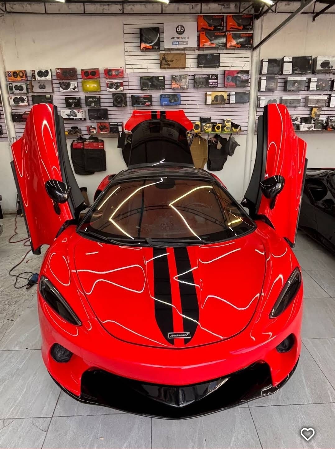 AUTO BOUTIQUE CHEMA - interior