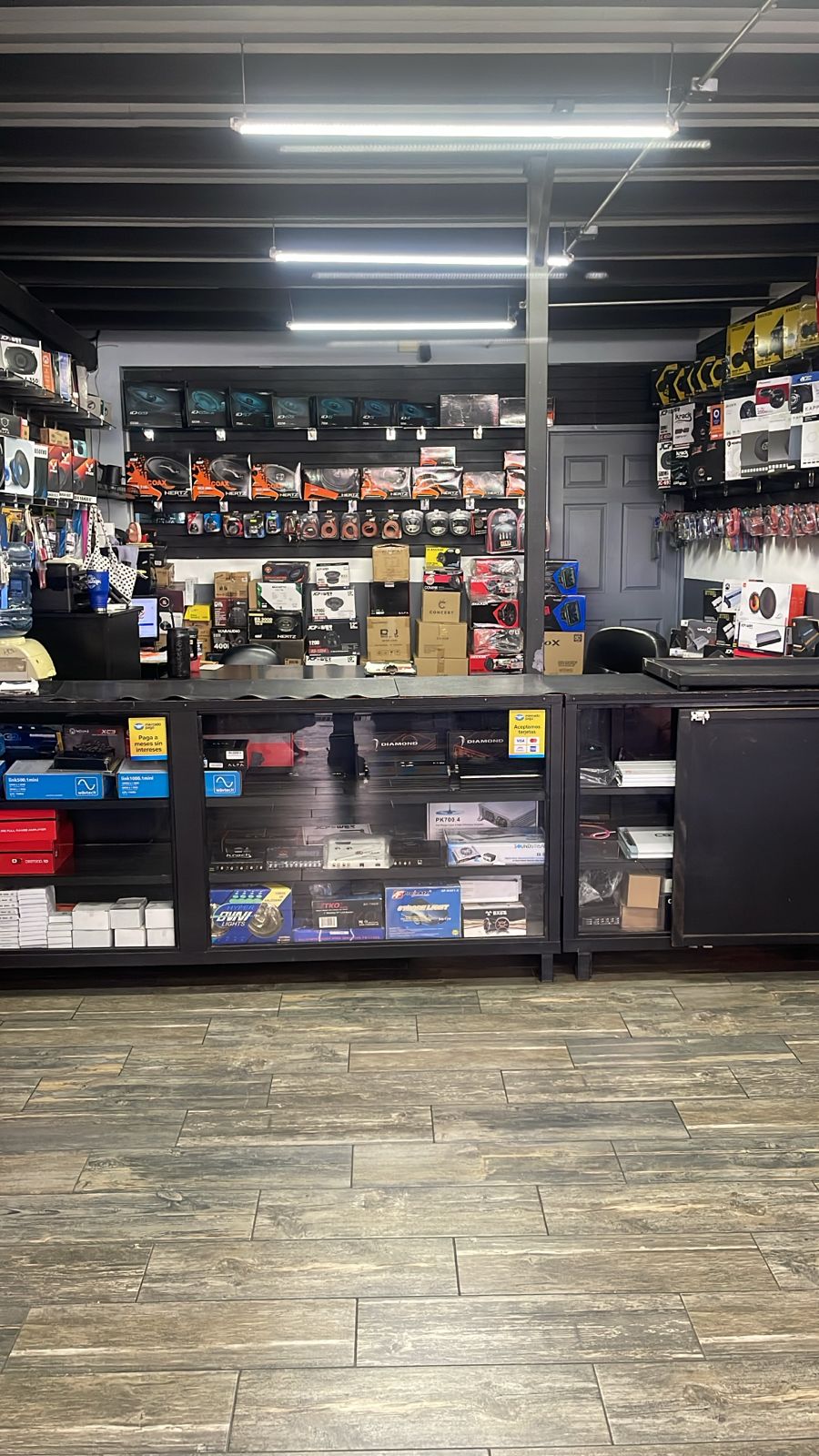 AUDIO CENTER - interior